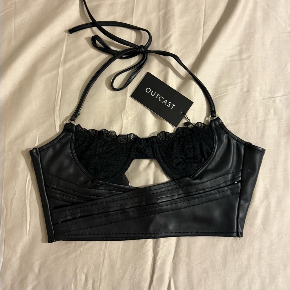 Outcast Sydney Top